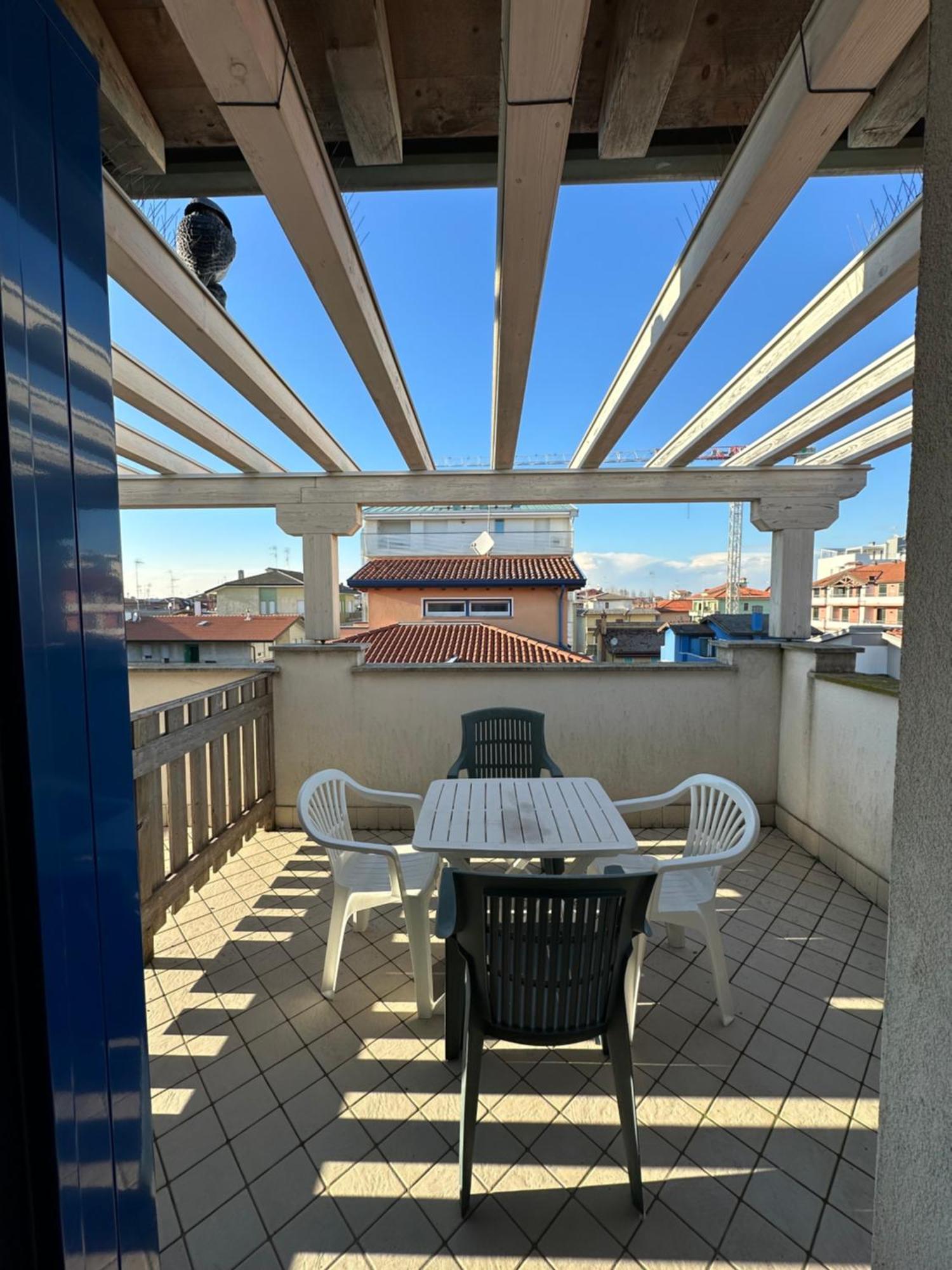 Residence Stefania Attici Su 2 Livelli - Agenzia Cocal Caorle Exteriör bild