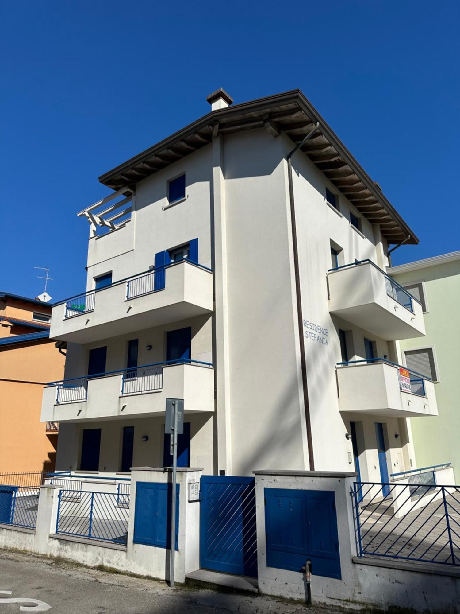 Residence Stefania Attici Su 2 Livelli - Agenzia Cocal Caorle Exteriör bild